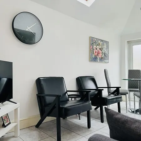 Falcon - 2 Bedroom Ground Floor Flat In Central London Exterior photo